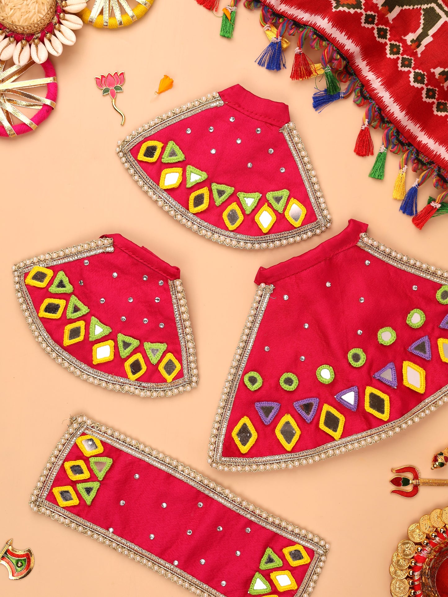 Madhuro Magenta Lehenga Odhni
