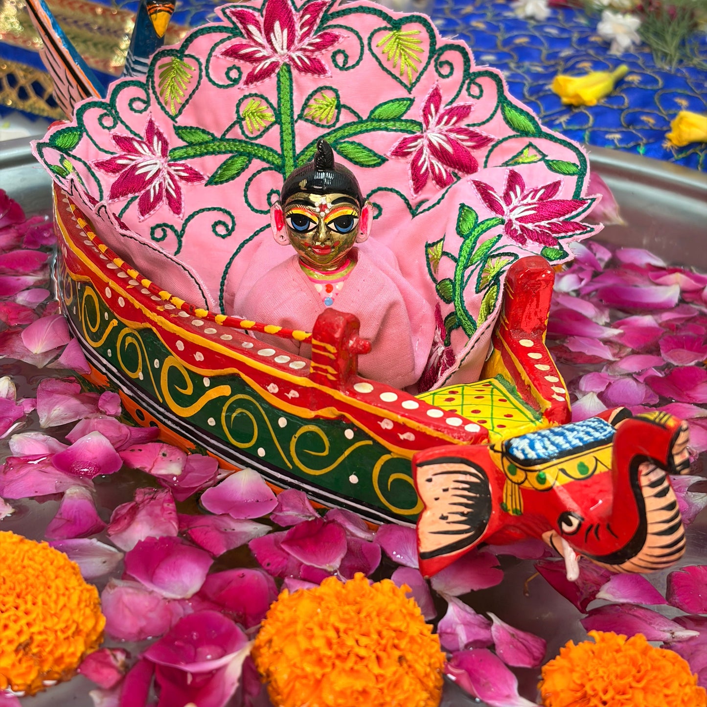 Nauka - Laddu Gopal Boat