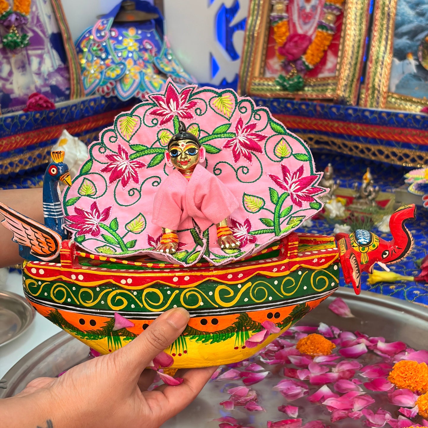 Nauka - Laddu Gopal Boat
