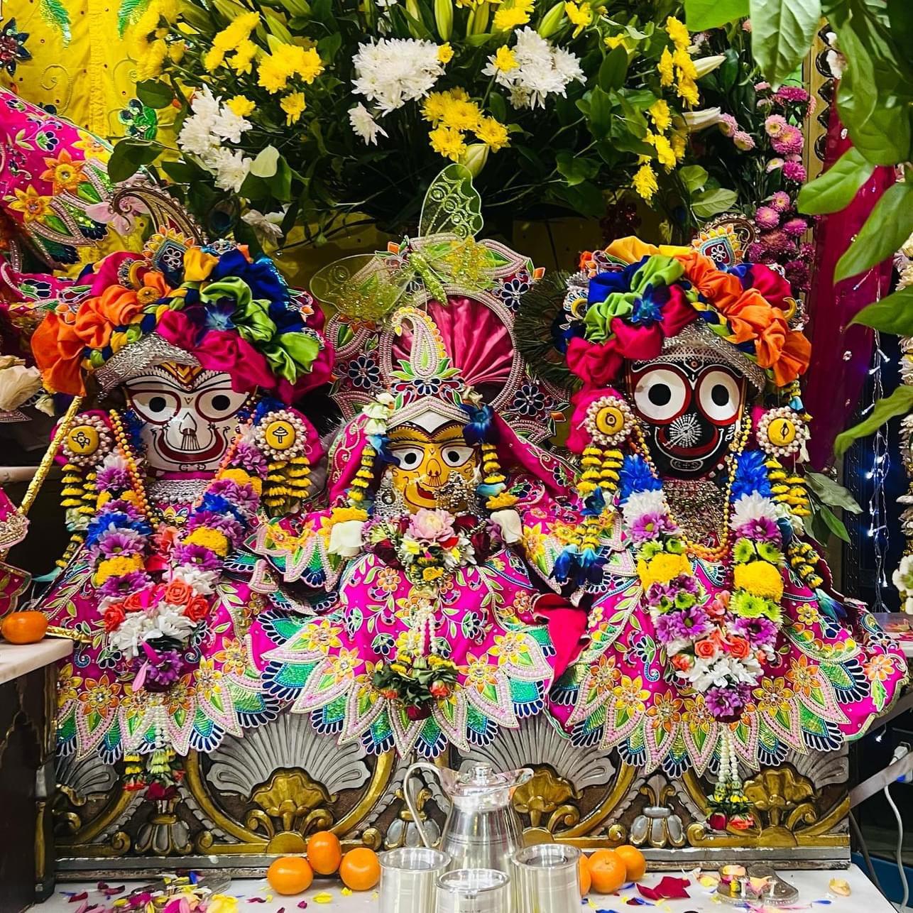 Indradhanu Magenta Laddu Gopal Poshak & Shringar Set