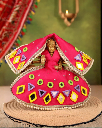 Madhuro Magenta Lehenga Odhni